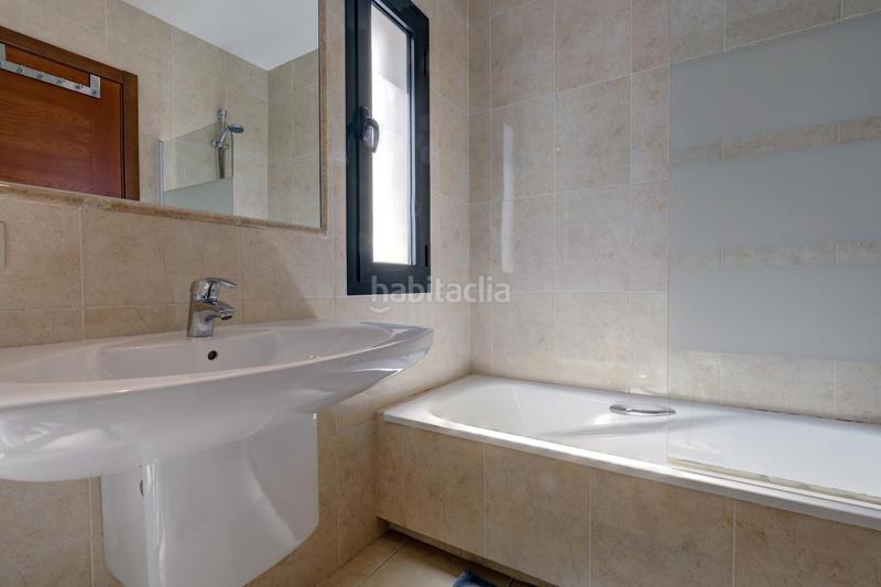 Foto b10b44c1-3483-4fdd-b16e-7ab4168df3ab. Xalet amb aparcament piscina a Solymar Benalmádena