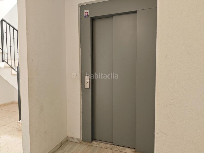 Foto 826e854a-2c60-4dfd-bc0c-fe632c65a3a2. Lloguer pis amb calefacció aparcament a Puerto Deportivo Fuengirola