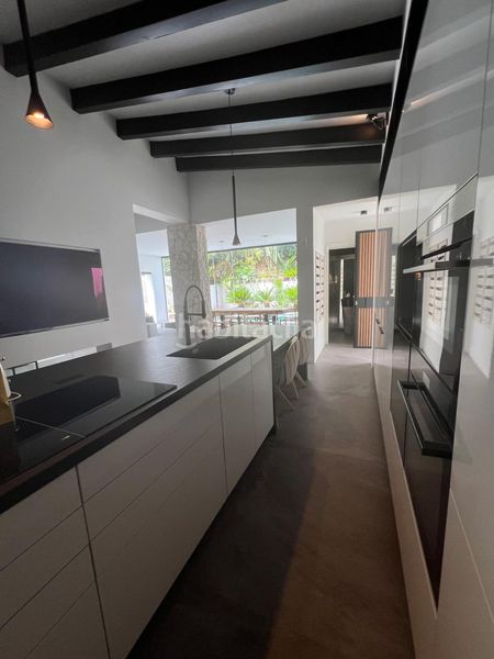 Foto 21a67b22-2faa-452a-b04e-c43c2a683720. Xalet amb aparcament piscina a Nueva Andalucía centro Marbella