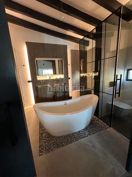 Foto a265a66e-8460-42d5-8cd0-9a0936d4b95e. Xalet amb aparcament piscina a Nueva Andalucía centro Marbella