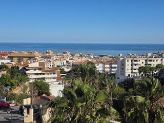 Pis  Calle santangelo. Piso en benalmádena calidades de lujo