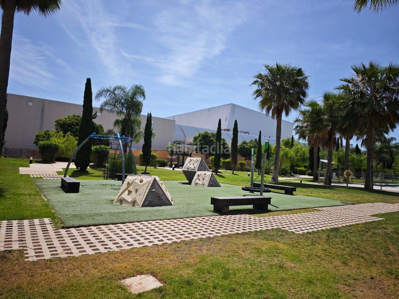Foto 1919d474-9eaf-48f0-b291-3c9693c20516. Pis amb aparcament piscina a Castillo Sohail - Myramar Fuengirola