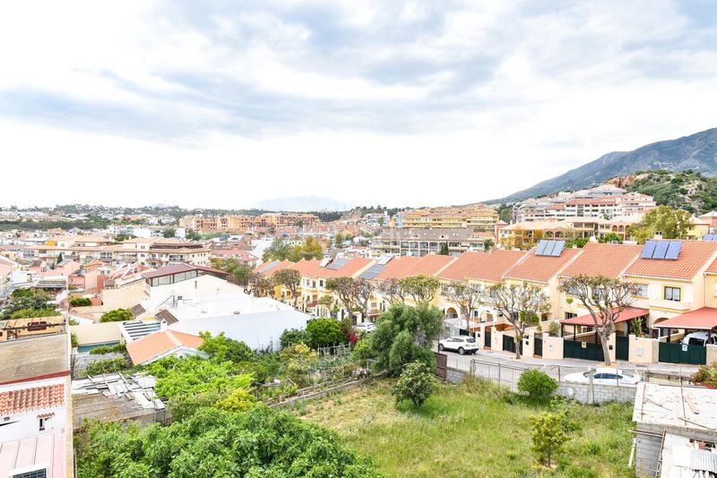 Foto ab8926ee-7b7b-4852-be8f-9358a69dfe30. Casa adossada amb calefacció aparcament piscina a Fuengirola
