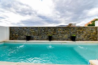 Semi detached house in Los Pacos. Moderno adosado  en los pacos con piscina privada