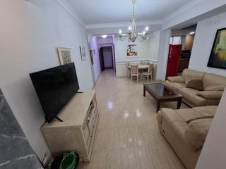 Pis  Conde san isidro. Piso en venta de tres dormitorios y dos baños a 300 metros de la