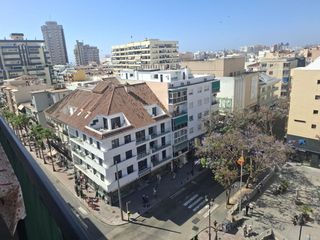 Apartament  Alfonso xiii. Piso en venta en fuengirola de tres dormitorios a 250 metros de