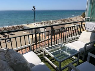 Apartament a Las Gaviotas - Carvajal. Paseo maritimo en fuengirola vistas frontales al mar y con licen