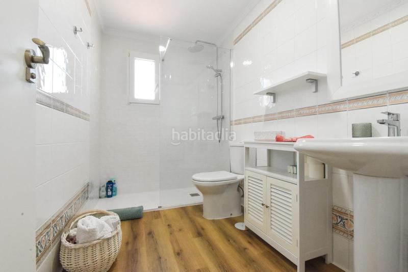 Foto 376152dd-3174-4f1f-9e1e-de31e70495ad. Alquiler apartamento alquiler piso 2 dormitorios primera linea playa en centro en Fuengirola