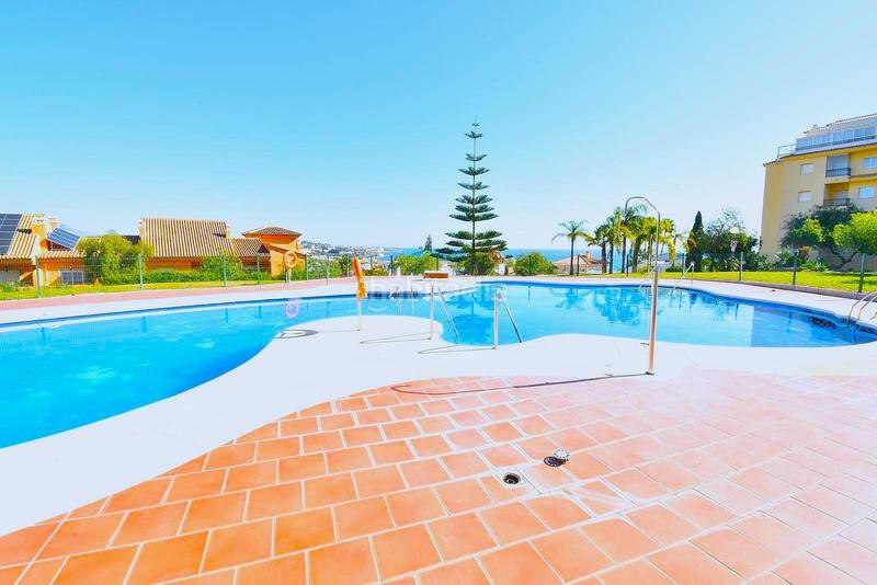 Foto d728fc1b-3e25-4cf1-9be3-ac47151a2444. Apartament amb calefacció aparcament piscina a la cala Mijas Mijas