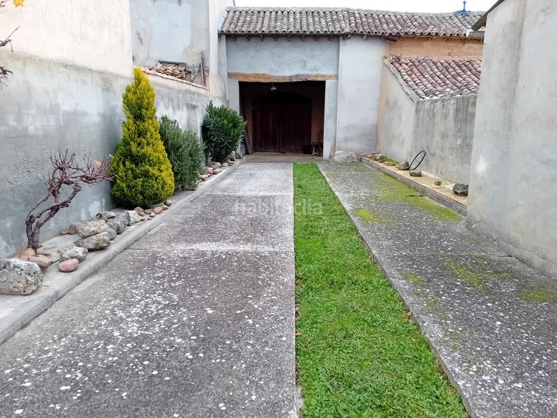 Foto 5feefd24-28f2-4911-89d5-a8030e17c00f. Casa adossada amb aparcament a Castromocho