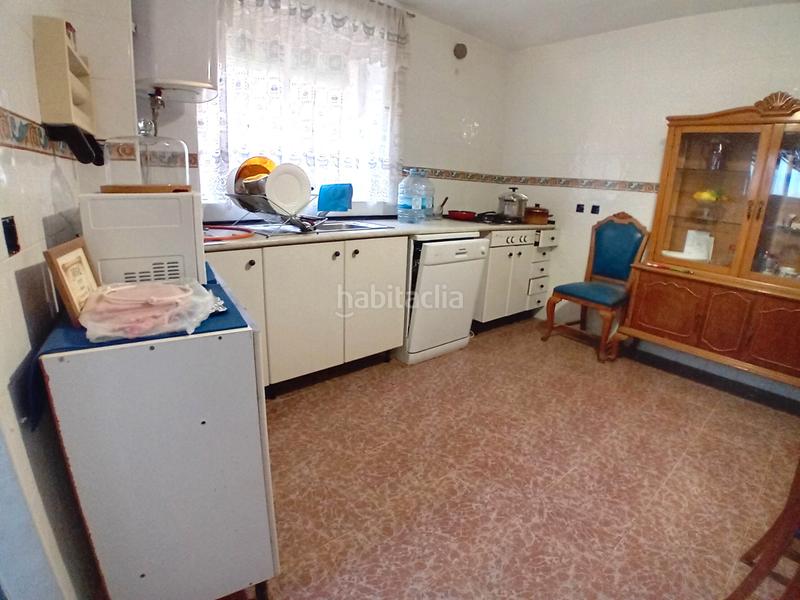 Foto 807a2171-3ca5-40c0-b2fc-698018822049. Casa adossada amb aparcament a Castromocho