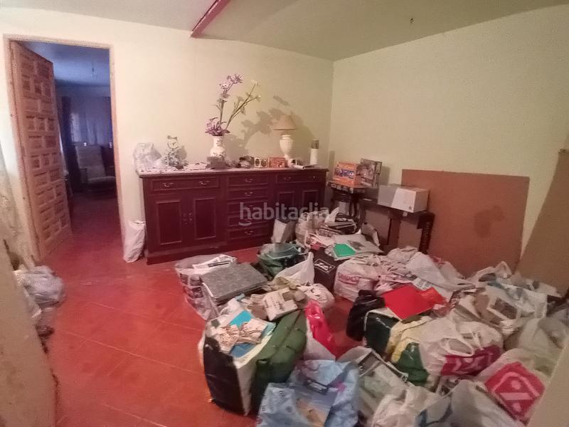 Foto 895f7786-957e-4599-a115-21295bb27712. Casa adossada amb aparcament a Castromocho
