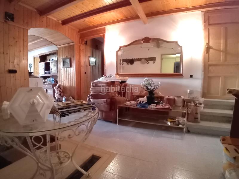 Foto a21d5b02-dc9f-4921-af91-1383115401e2. Casa adossada amb aparcament a Castromocho