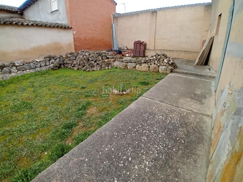 Foto ba32f884-d184-4e69-a172-42a4373e7910. Casa adossada amb aparcament a Castromocho