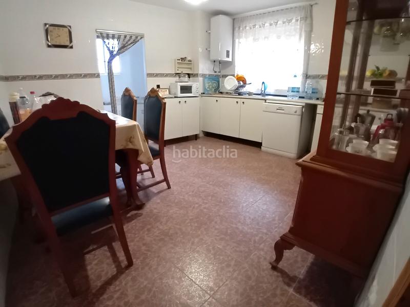 Foto bd50333d-8588-48cc-9bf5-d1bde6ea514d. Casa adossada amb aparcament a Castromocho