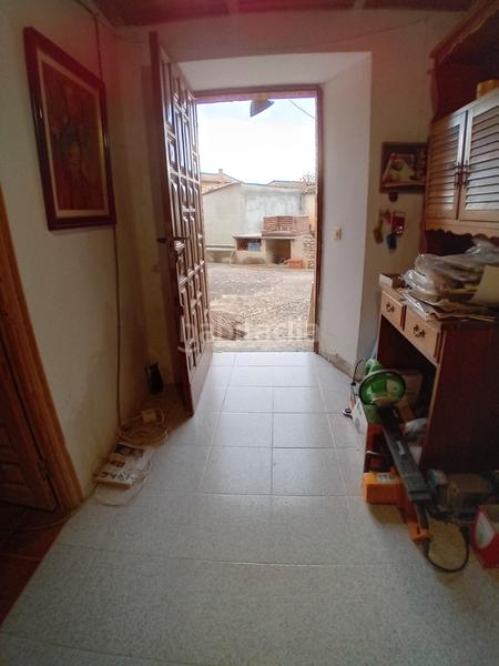Foto c526be4b-de99-4e78-9337-e3e2ee471297. Casa adossada amb aparcament a Castromocho