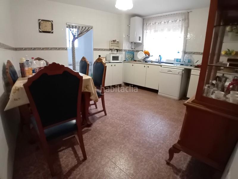 Foto ce84ad45-7a7e-4ab9-9614-dda744023fe0. Casa adossada amb aparcament a Castromocho