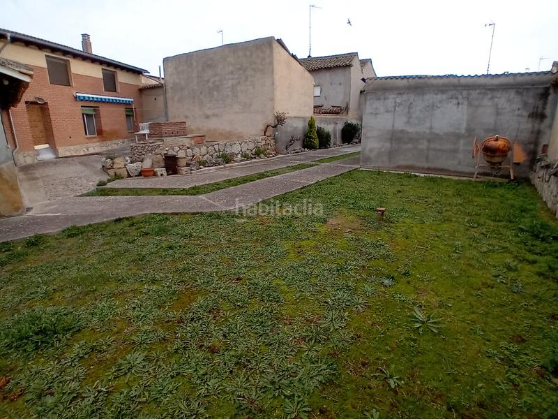 Foto daf4c14f-ceec-4fbf-8c7b-19f9bed14b87. Casa adossada amb aparcament a Castromocho