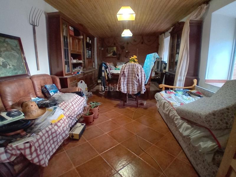 Foto f4f1c684-05a0-4c16-a217-8622fdf7052b. Casa adossada amb aparcament a Castromocho