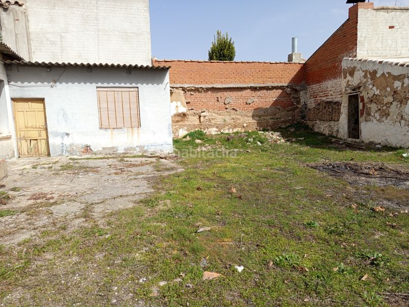 Foto f93cd0d9-c44f-4f8b-8178-ad614ec4bbb8. Casa amb xemeneia a Corral de Almaguer