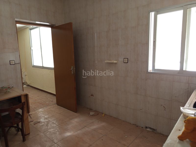 Foto f93d2685-c2e5-4b2c-a541-5eed36ce8134. Casa amb xemeneia a Corral de Almaguer