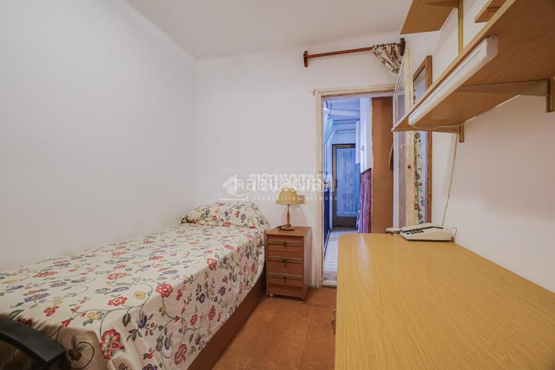 Foto f3c97ca5-53e8-444a-ae7d-11bb49a22819. Flat in Centre Santa Coloma de Gramenet