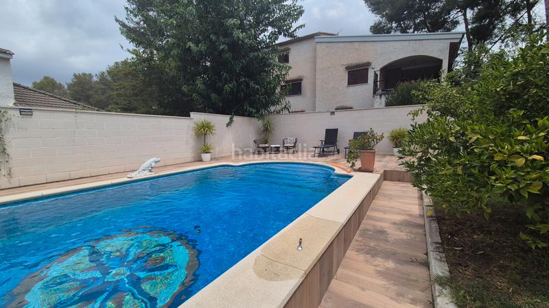 Foto e0c7a020-265b-4998-a430-bdd868138637. Xalet amb xemeneia calefacció aparcament piscina a Eliana (l´)