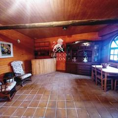 Edifici  131. Encantadora bodega en antimio de arriba, a un paso de león por 3