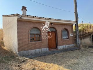 Casa  131. Encantadora bodega en antimio de arriba, a un paso de león por 3