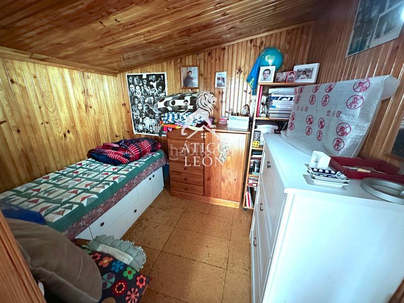 Foto cdd72b9e-7f7a-464d-8ee5-2871418f6082. Penthouse with heating in Trobajo del camino