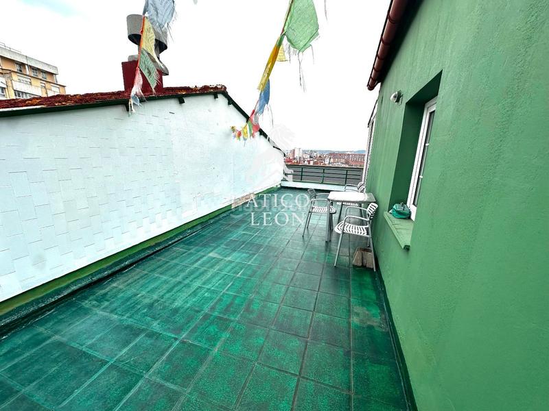 Foto ebe10033-3a0f-4786-bdeb-817d97c6f340. Penthouse with heating in Trobajo del camino