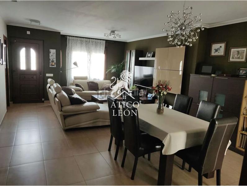 Foto 6bf65a38-37e8-437b-bf1e-41ceb008f027. Reihenhaus mit heizung parking in Sariegos