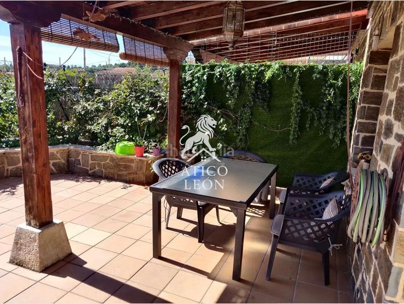 Foto debcbd07-8466-43c7-9b1f-af0b07cc15a6. Reihenhaus mit heizung parking in Sariegos