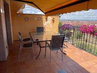Maison jumelée à Trobajo del camino. Chalet exclusivo en trobajo del camino