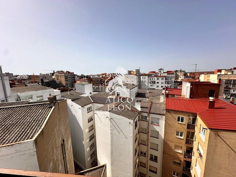Foto 3970b594-b90f-4591-b036-93e80c18e5b4. Pis amb calefacció a Centro Ciudad León