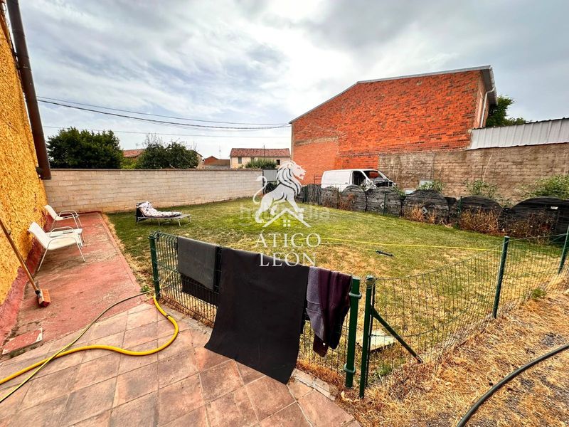 Foto 4870c925-30e8-4716-a5d2-dfb39fd6d5b0. Casa amb calefacció aparcament a Valdefresno