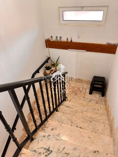 Foto b2445ca6-6693-4ef1-ba0e-9092c9c10622. Casa amb calefacció aparcament a Valdefresno