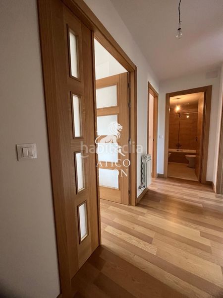 Foto 16588c20-57c2-49f7-9cb6-7d739d2e2824. Semi detached house with heating parking in Santovenia de la Valdoncina