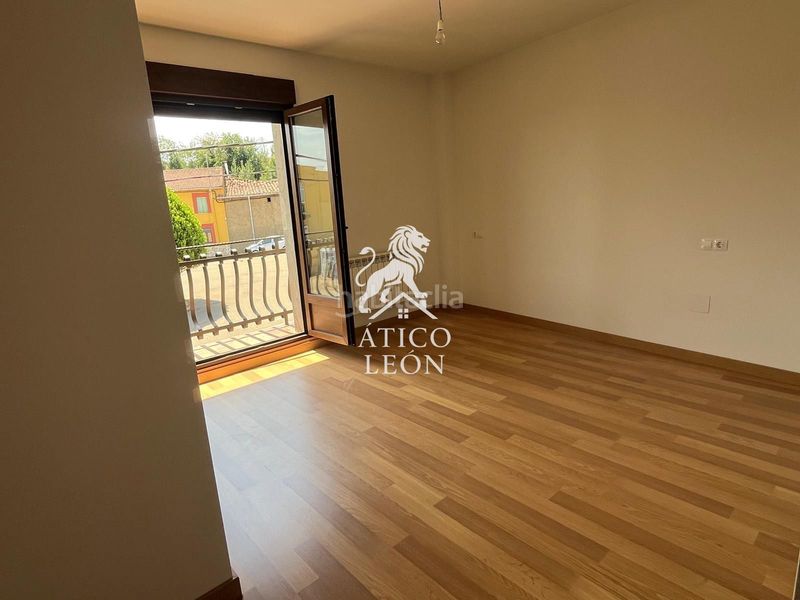 Foto 8e79ea6d-19ec-4c6d-92a4-9446d03b0795. Semi detached house with heating parking in Santovenia de la Valdoncina