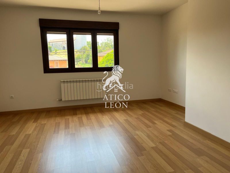 Foto ad973fb3-af8c-4011-835f-d8957ce4069d. Semi detached house with heating parking in Santovenia de la Valdoncina