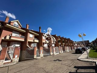 Casa a schiera  Las mundinas. Chalet adosado en urbanización privada las mundinas  trobajo del