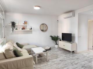 Location Appartement  Carrer blatera. Moderna planta baja con terrazas y parking
