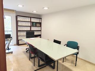 Alquiler Oficina en Calle de pere dezcallar i net 13. Alquiler de despacho en zona privilegiada del centro de palma  p