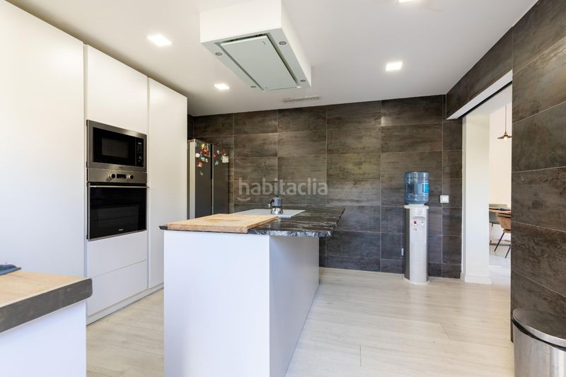 Foto a6b52427-8406-4b3e-a172-6492d97ac33e. Casa amb aparcament piscina a Son Sardina Palma de Mallorca