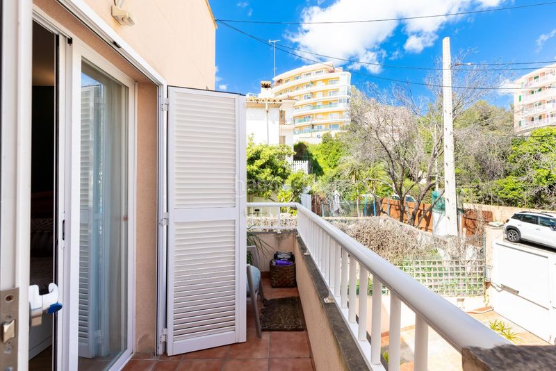 Foto 735df662-ca24-4831-9c79-7480c71a1fcd. Casa aparellada amb calefacció aparcament a Cala Major Palma de Mallorca