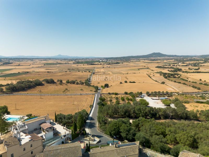 Foto ab77ba26-f21d-4b7e-8bae-a4542e9b4094. Casa adossada amb aparcament a Ariany