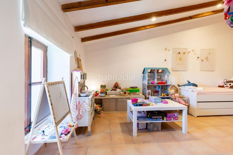Foto c8c6627e-2a35-4638-bfd9-31b1f350e809. Casa adossada amb aparcament a Ariany