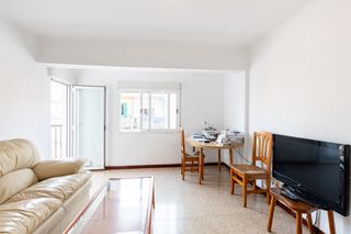 Pis  Carrer joaquim sorolla. Piso de 82 m2 amueblado con tres dormitorios exteriores