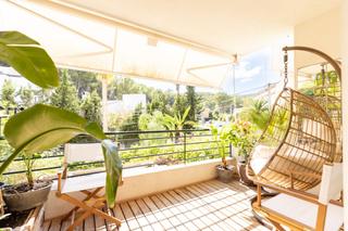 Apartament a Sant Agustí. Piso reformado con estilo náutico, terraza y parking en san agus