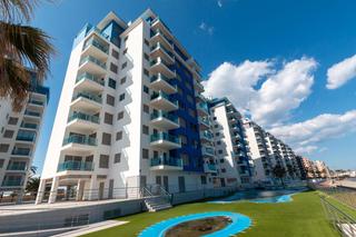 Apartamento en Veneziola. Apartamento con 2 dormitorios, 2 baños, piscina comunitaria y pl